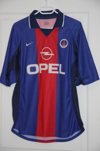 Maillot domicile 2000-01 (collection http://maillotspsg.wordpress.com)
